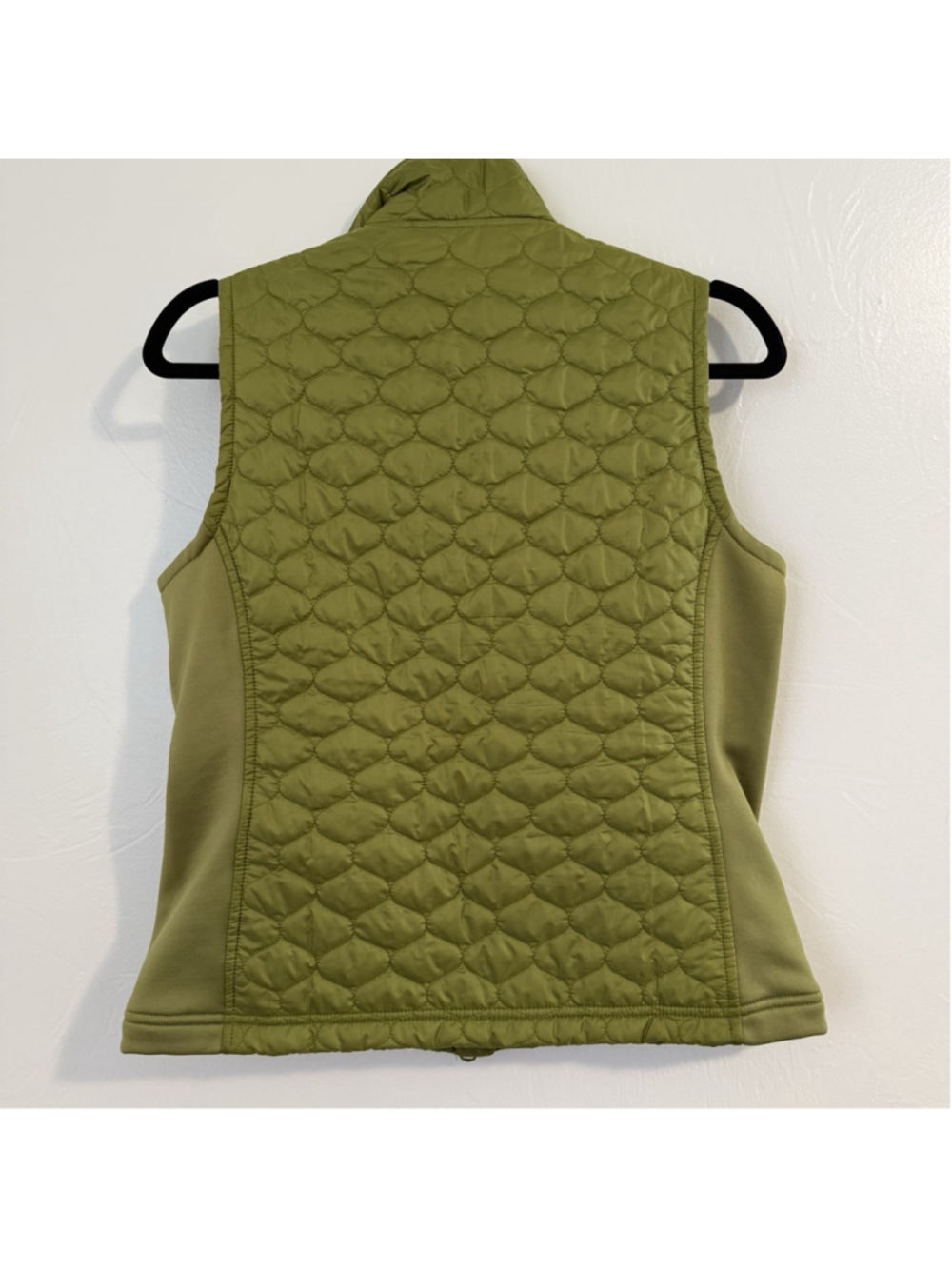 L.L. Bean Women’s Quilted Micro Puff Stretch Vest Size Small Green - Picture 6 of 7
